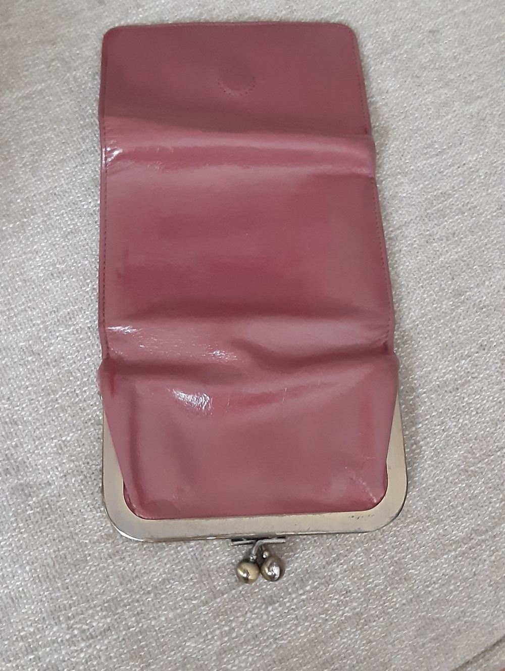 HOBO INTERNATIONAL BURGUNDY LEATHER SMALL WALLET - Picture 9 of 12